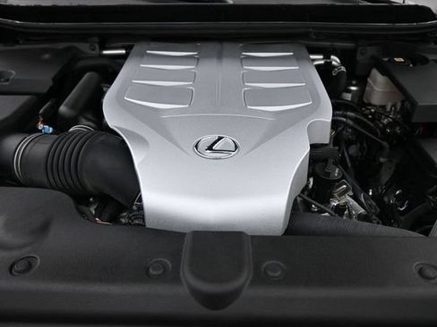 Used 2023 Lexus GX 460 Premium w/ Accessory Package AWD/4WD image 34