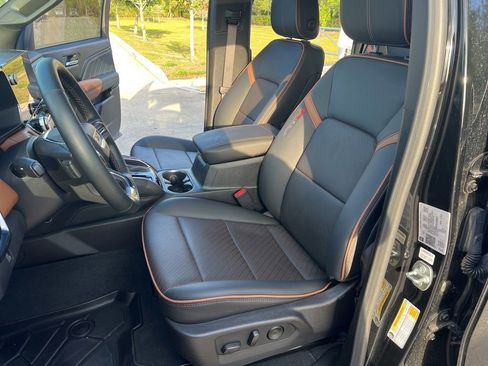 Used 2025 GMC Canyon AT4 w/ Technology Plus Package AWD/4WD image 48