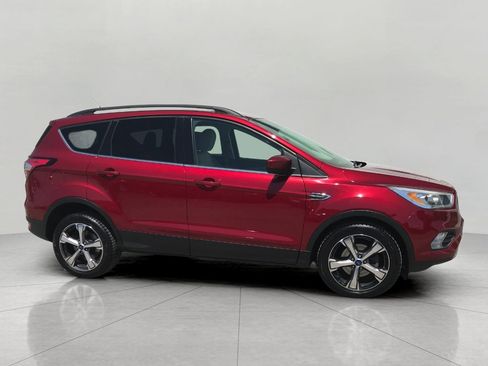 Used 2017 Ford Escape SE w/ Equipment Group 201A FWD image 10