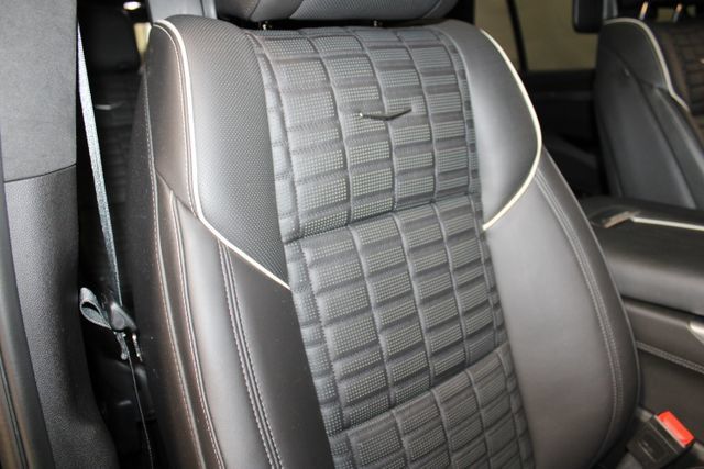 Used 2025 Cadillac Escalade Sport Platinum w/ LPO, Floor Liner Package AWD/4WD image 28