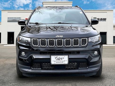 Certified 2025 Jeep Compass Latitude AWD/4WD image 3