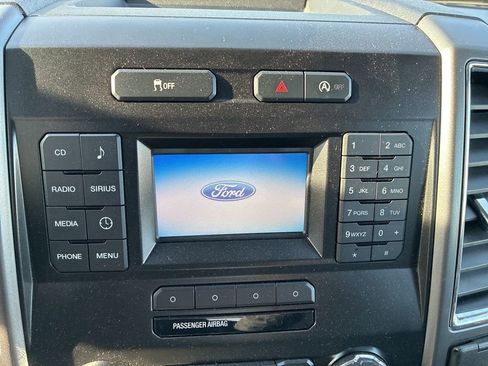 Used 2015 Ford F150 XLT image 4