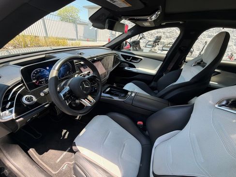 Used 2025 Mercedes-Benz E 53 AMG e 4MATIC Sedan image 2