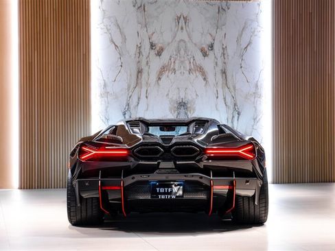 Used 2024 Lamborghini Revuelto AWD/4WD image 5