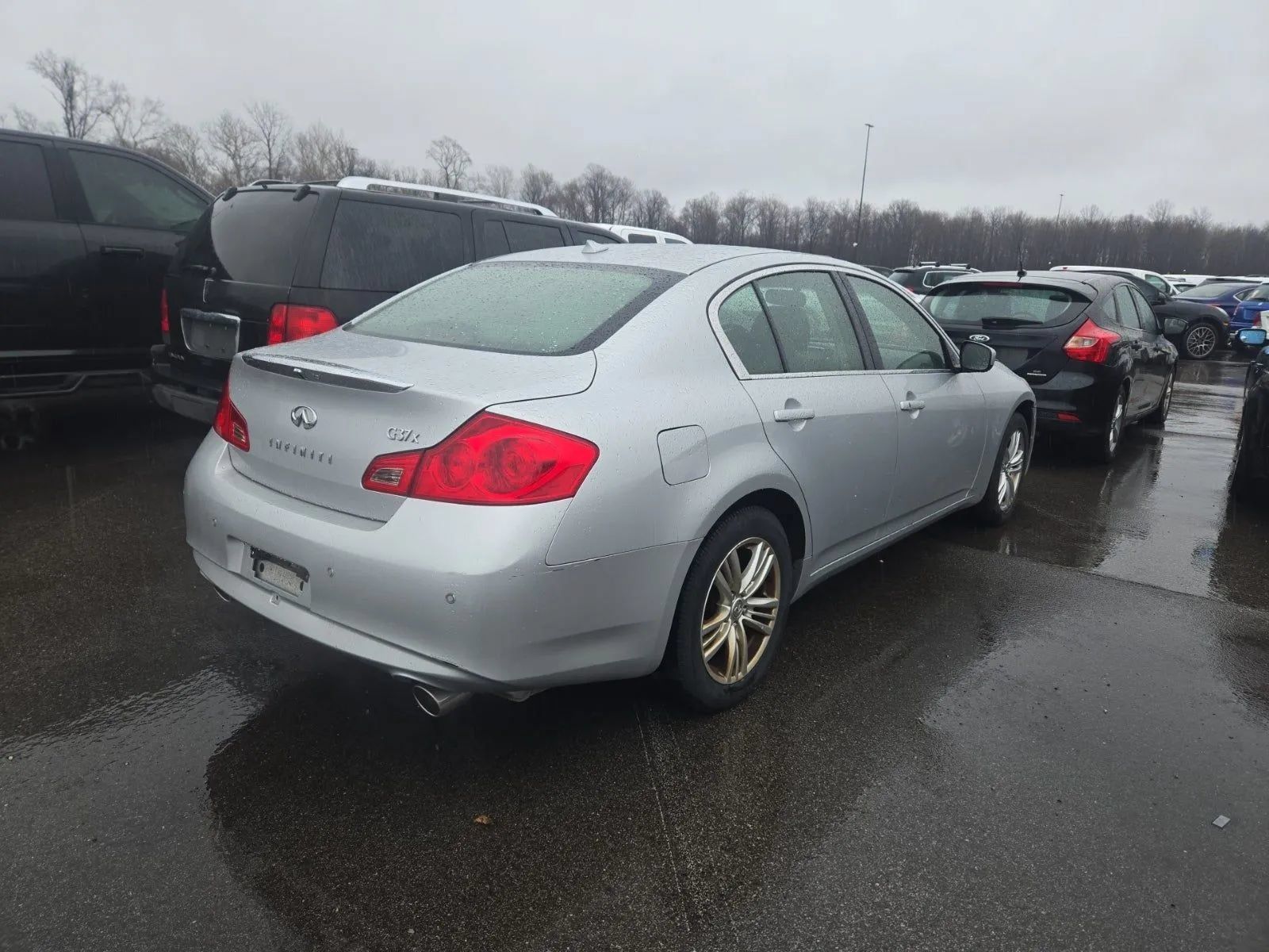 Used 2013 INFINITI G37 x Sedan w/ Premium Pkg AWD/4WD image 3
