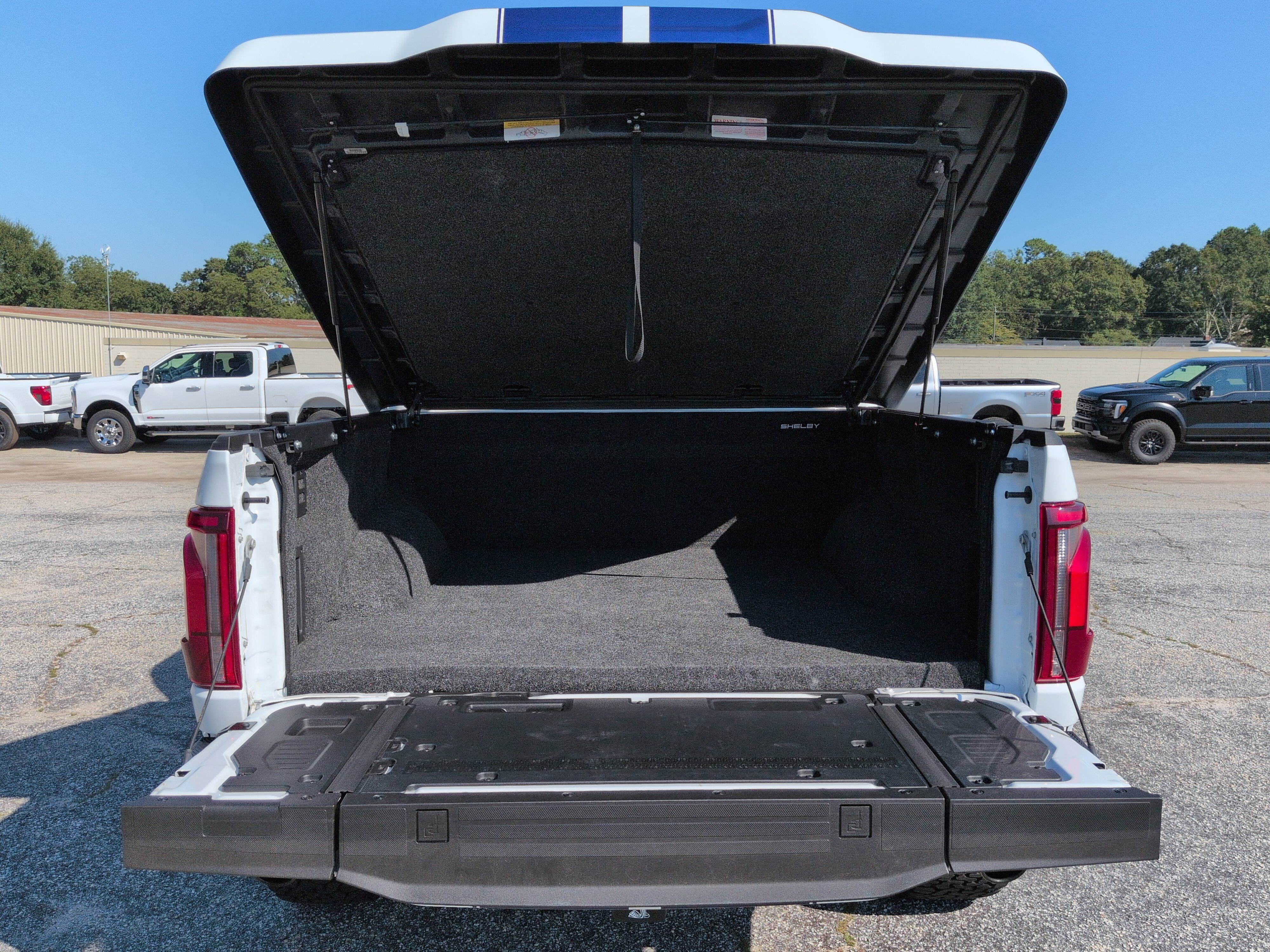 Used 2025 Ford F150 Lariat w/ Equipment Group 502A High AWD/4WD image 11