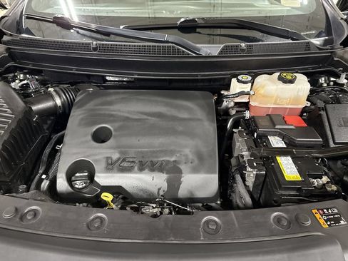 Used 2023 Buick Enclave Essence w/ LPO, Floor Liner Package FWD image 25