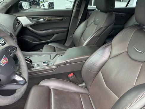 Used 2020 Cadillac CT5 V w/ Premium Package image 6