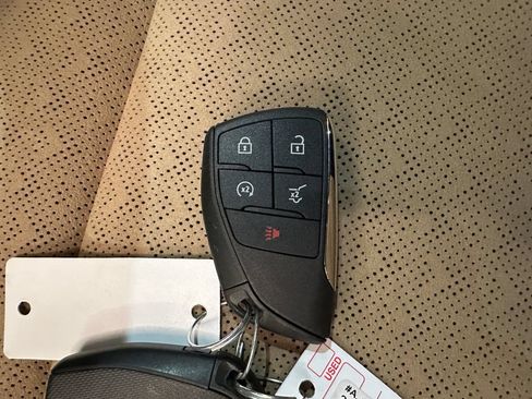 Used 2025 Chevrolet Equinox ACTIV w/ Safety and Technology Package AWD/4WD image 17