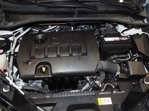 Used 2020 Toyota C-HR LE image 17