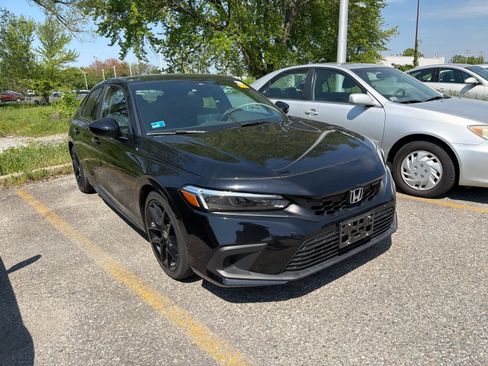Used 2023 Honda Civic Sport image 3