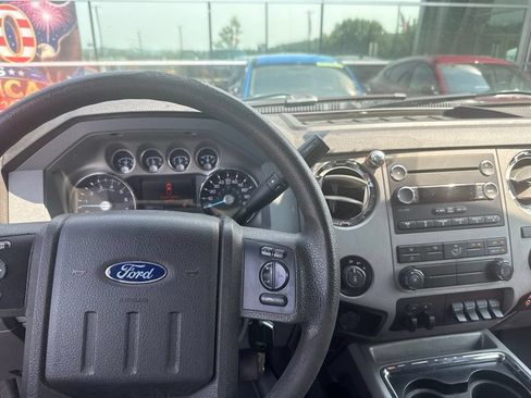 Used 2016 Ford F250 XLT w/ XLT Premium Package AWD/4WD image 9