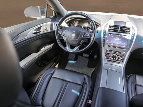 Used 2020 Lincoln MKZ FWD image 24