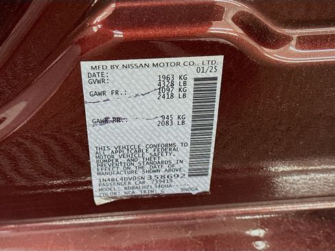 Used 2025 Nissan Altima 2.5 SV FWD image 12