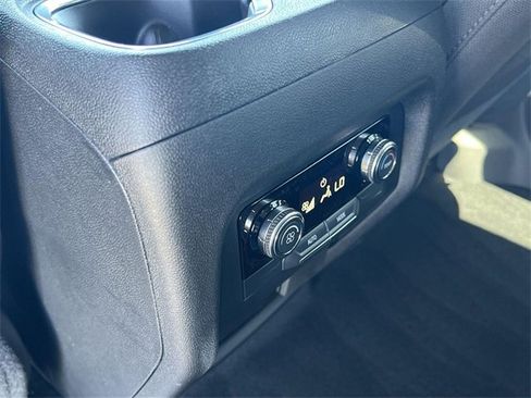 New 2025 GMC Acadia Elevation image 22