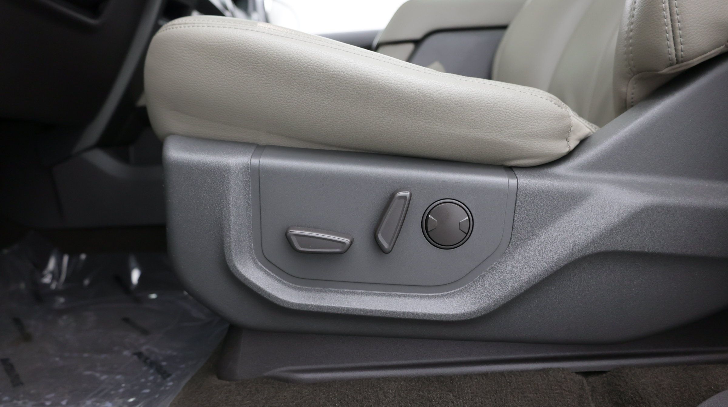 Used 2021 Ford Expedition XLT AWD/4WD image 16