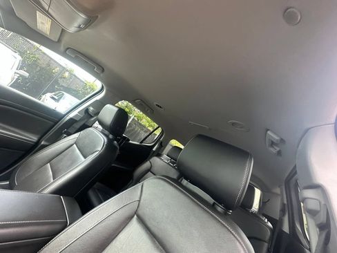 Used 2020 GMC Acadia SLT w/ Driver Alert Package II AWD/4WD image 13
