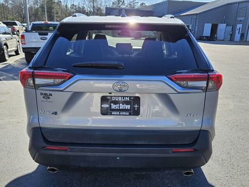 Used 2023 Toyota RAV4 XLE Premium image 12