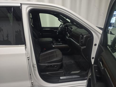 Used 2024 Chevrolet Silverado 1500 High Country w/ High Country Premium Package image 12