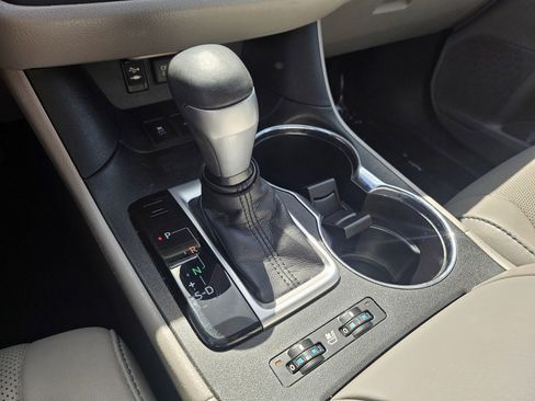 Used 2017 Toyota Highlander Limited image 14