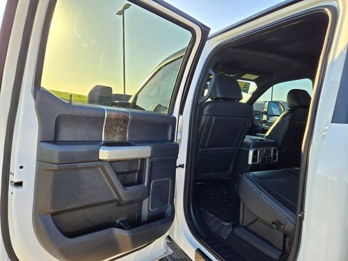 Used 2022 Ford F350 Lariat image 28