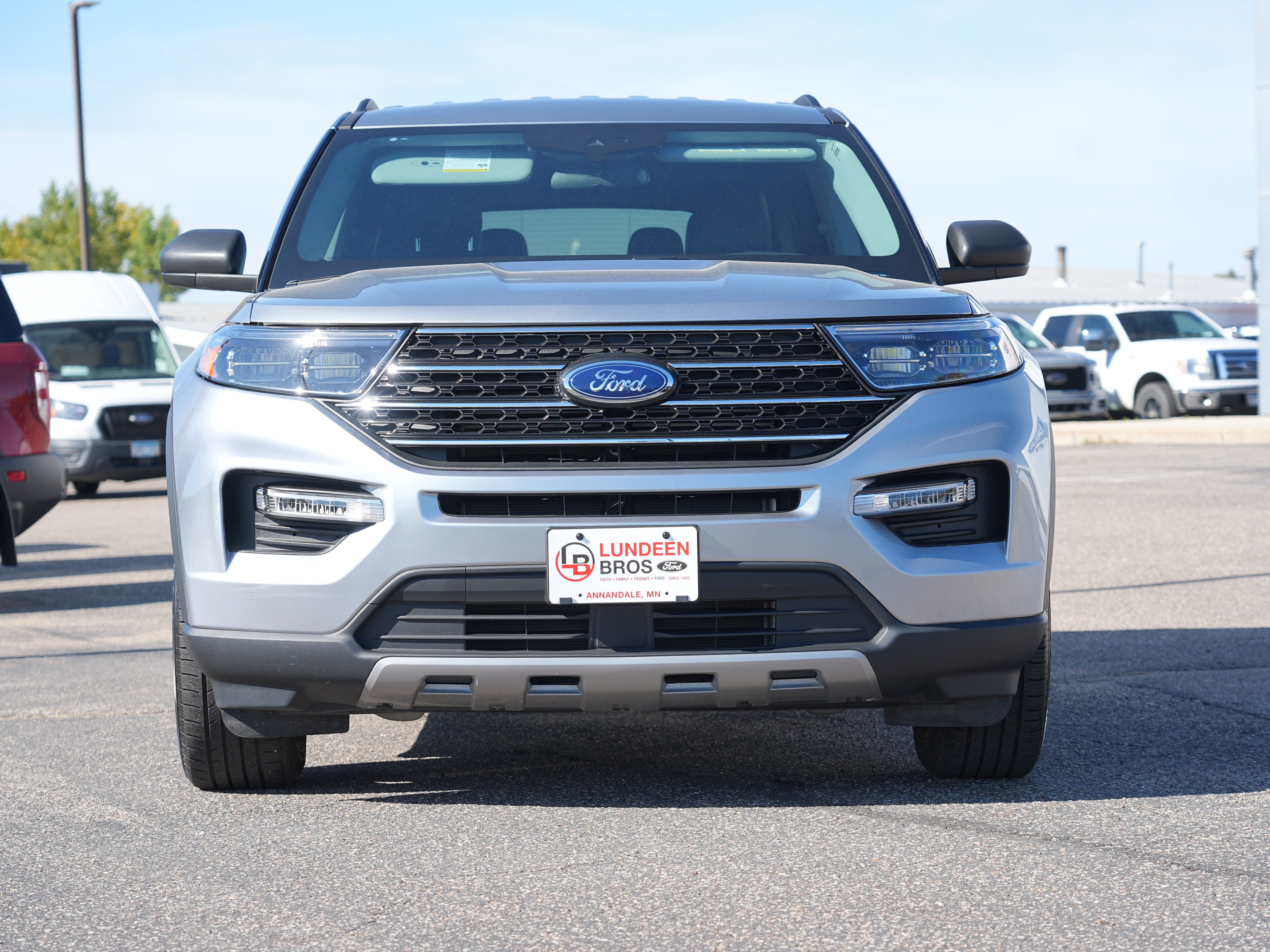 Used 2024 Ford Explorer XLT w/ Equipment Group 202A AWD/4WD image 9
