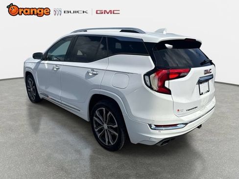 Used 2020 GMC Terrain Denali w/ Denali Premium Package FWD image 5