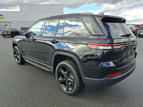 New 2025 Jeep Grand Cherokee Limited w/ Black Appearance Package image 5