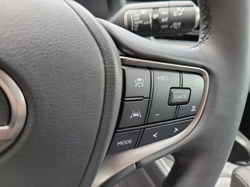 Used 2025 Lexus UX 300h FWD image 29