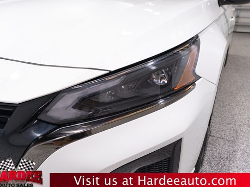 Used 2024 Nissan Altima 2.5 SR FWD image 8