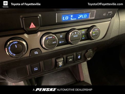 Certified 2022 Toyota Tacoma TRD Off-Road AWD/4WD image 30