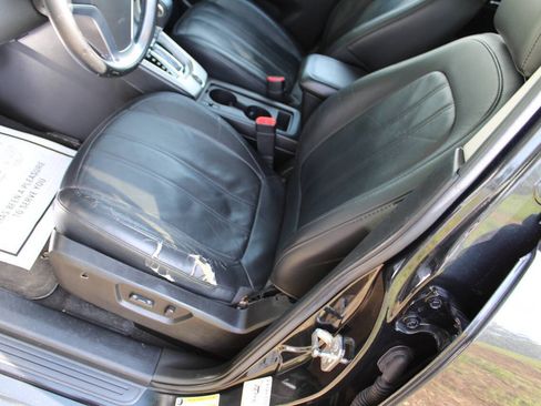 Used 2014 Chevrolet Captiva Sport LTZ FWD image 17