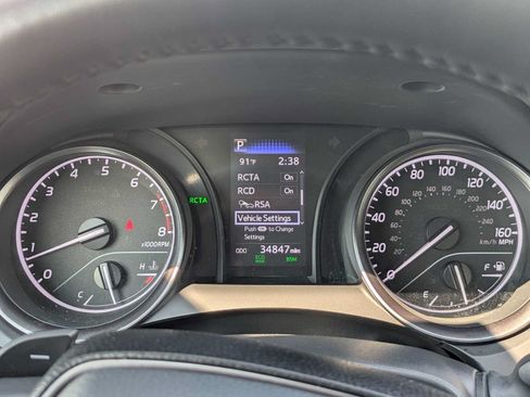 Used 2024 Toyota Camry SE w/ Cold Weather Package FWD image 10