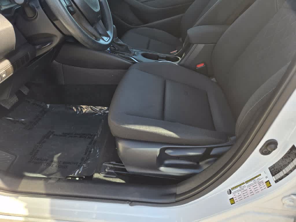 Used 2025 Toyota Corolla LE FWD image 18