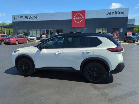 Certified 2023 Nissan Rogue SV w/ SV Premium B Package FWD image 10