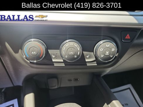 Certified 2024 Chevrolet Trax RS w/ Sunroof Package FWD image 14