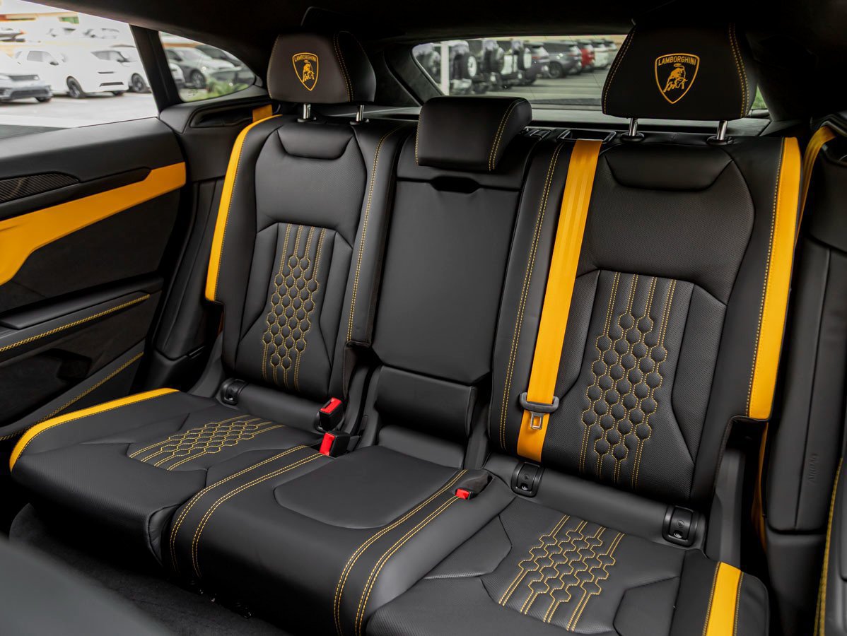 Used 2026 Lamborghini Urus SE AWD/4WD image 21