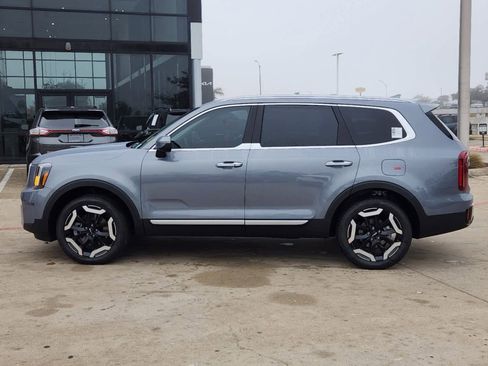 New 2025 Kia Telluride S image 3