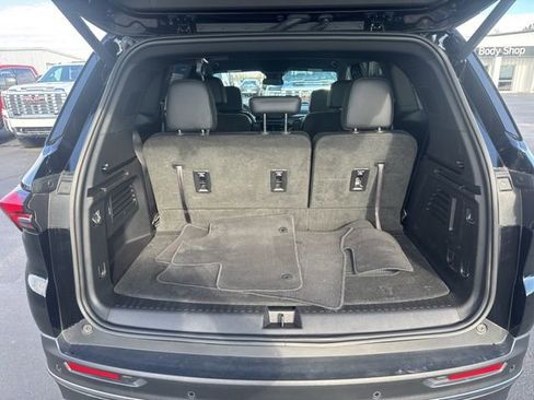 Used 2025 Buick Enclave Preferred image 5