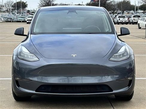 Used 2023 Tesla Model Y Performance image 8