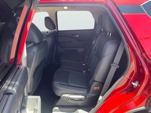 Certified 2024 Nissan Pathfinder SL FWD image 21
