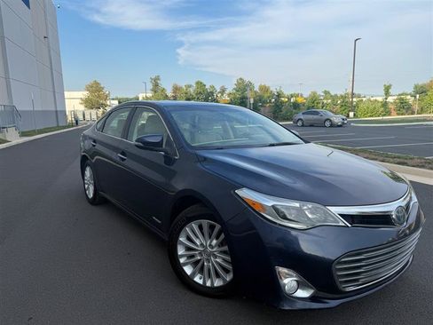 Used 2014 Toyota Avalon Limited w/ Technology Package FWD image 9