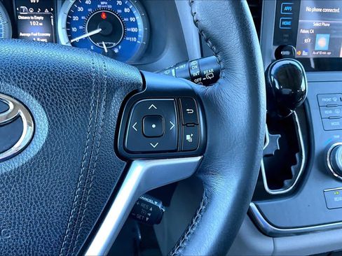 Used 2015 Toyota Sienna XLE Premium AWD/4WD image 24