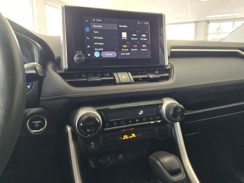 Used 2024 Toyota RAV4 XLE image 28