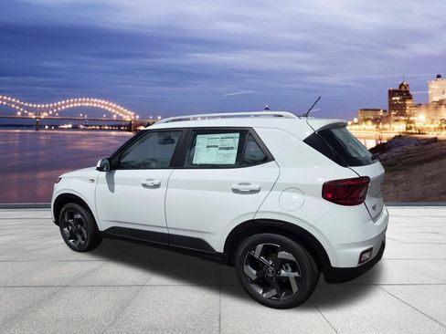 New 2026 Hyundai Venue SEL FWD image 3