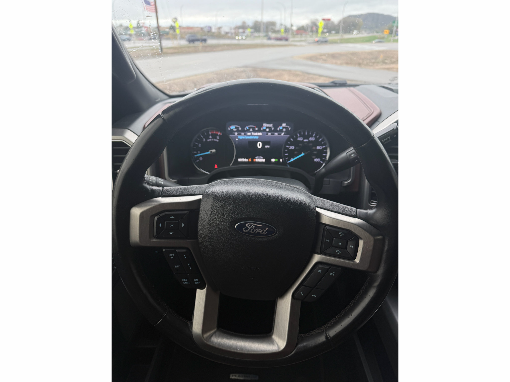 Used 2022 Ford F250 Platinum w/ FX4 Off-Road Package AWD/4WD image 12