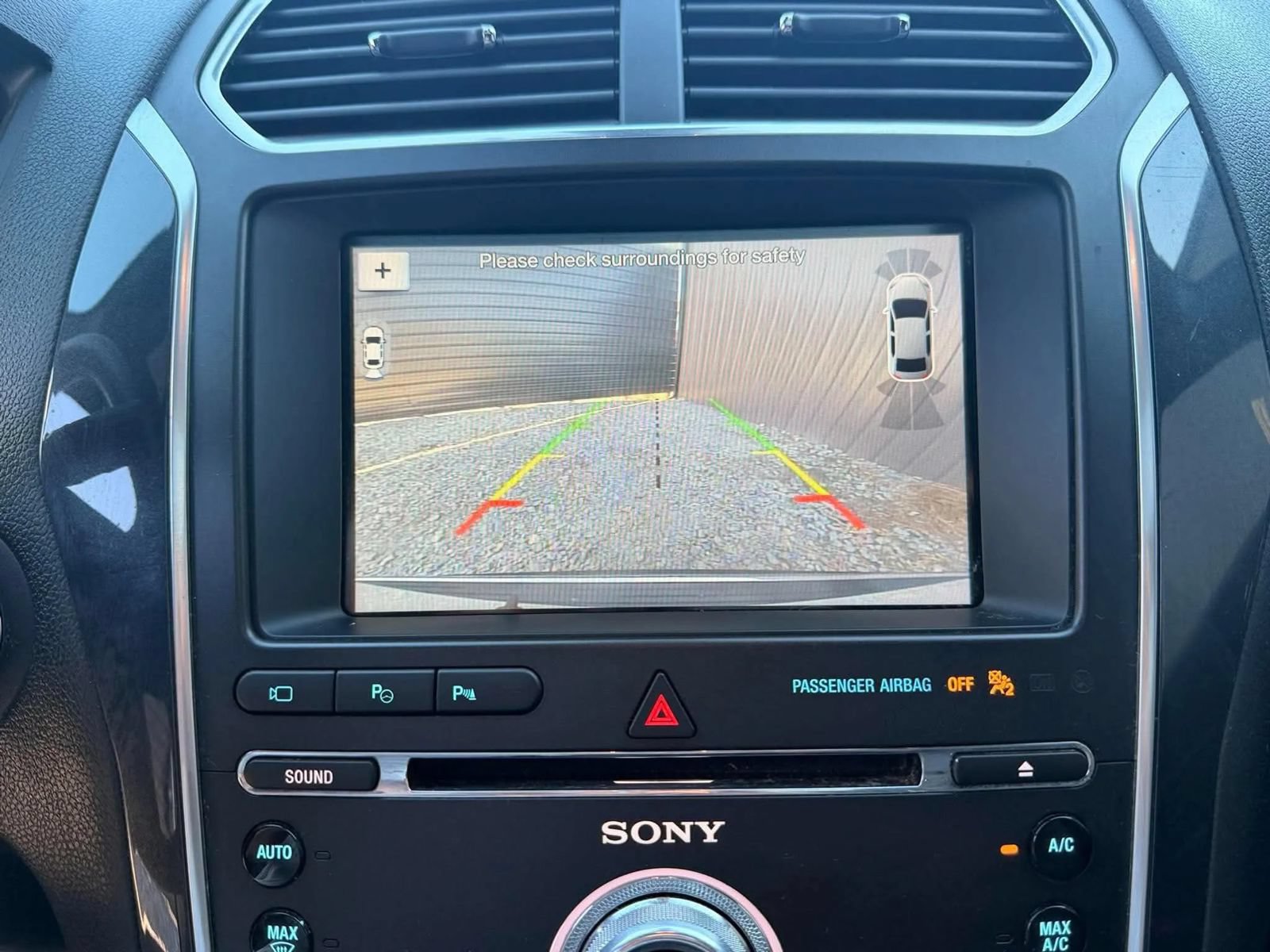 Used 2018 Ford Explorer Limited w/ Equipment Group 301A FWD image 15