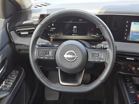 Certified 2025 Nissan Kicks SR FWD image 25
