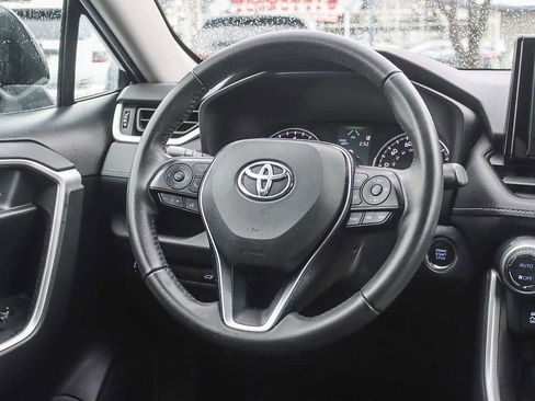 Used 2021 Toyota RAV4 XLE Premium image 13