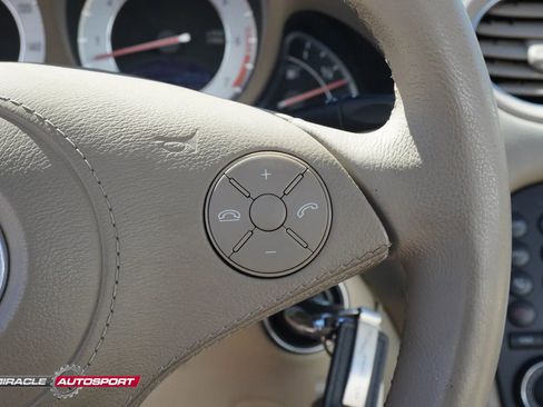 Used 2009 Mercedes-Benz SL 550 w/ Premium I Pkg image 34